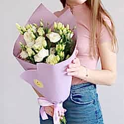 5 белых эустом в упаковке