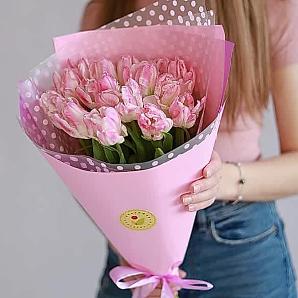 15 нежно-розовых тюльпанов.